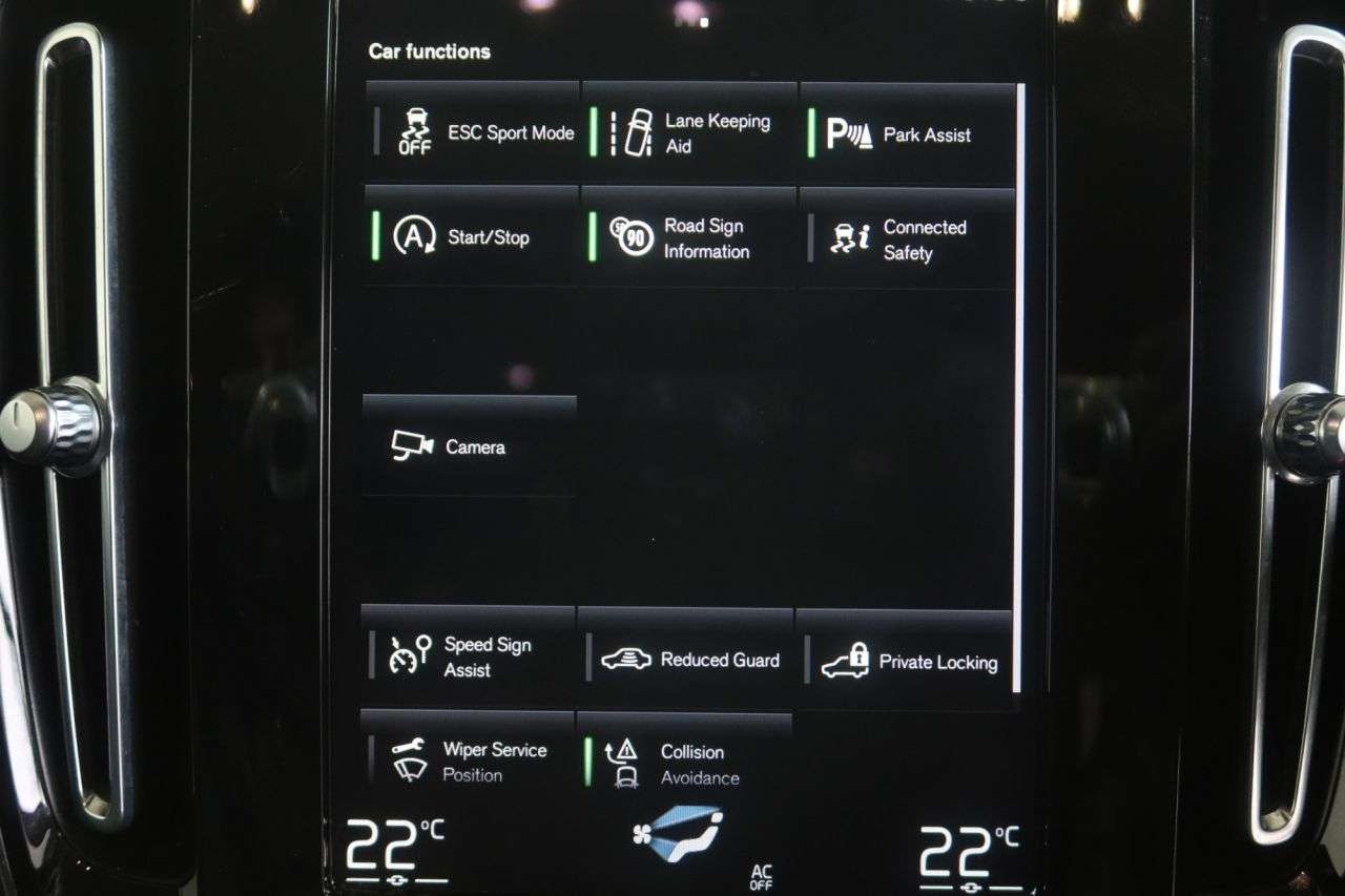 2021 VOLVO XC40 2021 VOLVO XC40