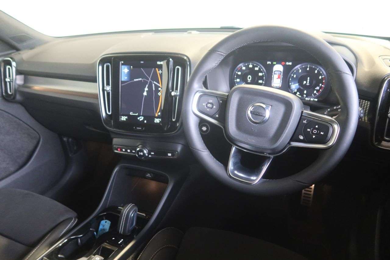 2021 VOLVO XC40 2021 VOLVO XC40