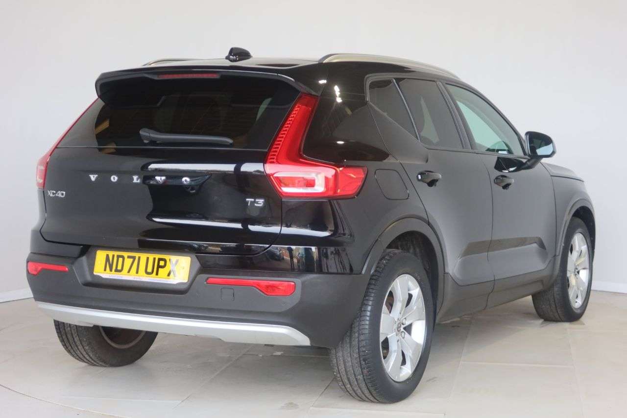 2021 VOLVO XC40 2021 VOLVO XC40