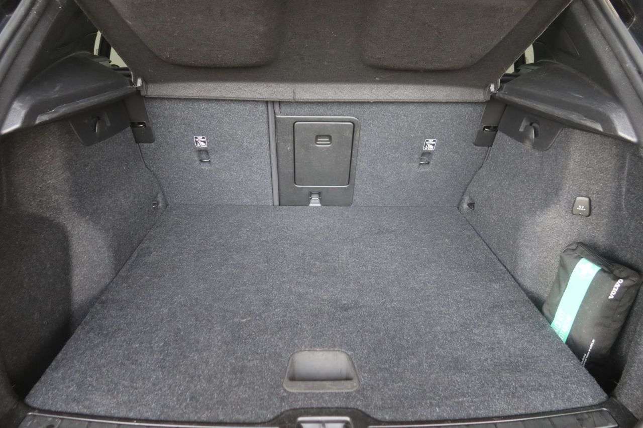 2021 VOLVO XC40 2021 VOLVO XC40