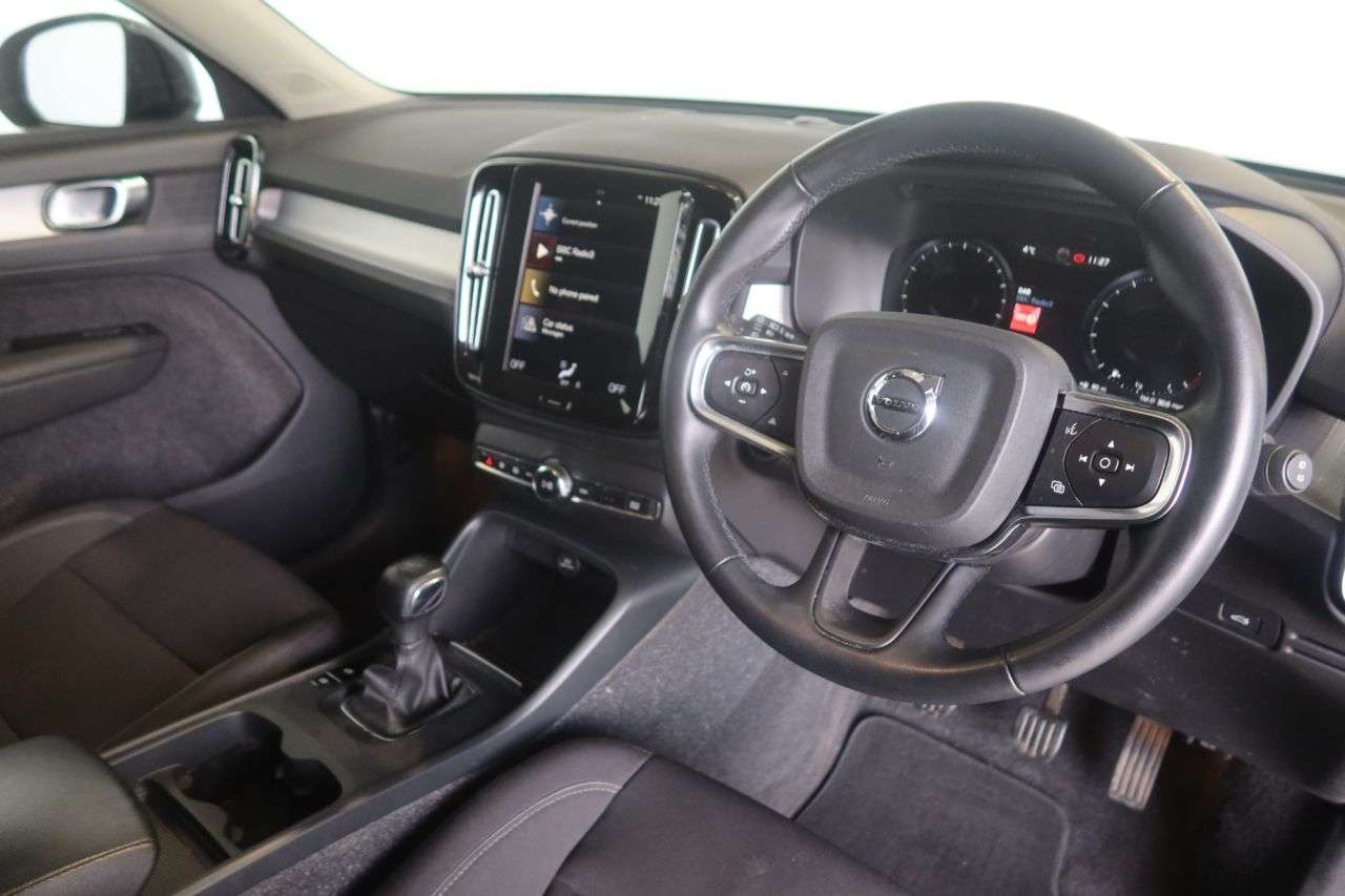 2021 VOLVO XC40 2021 VOLVO XC40