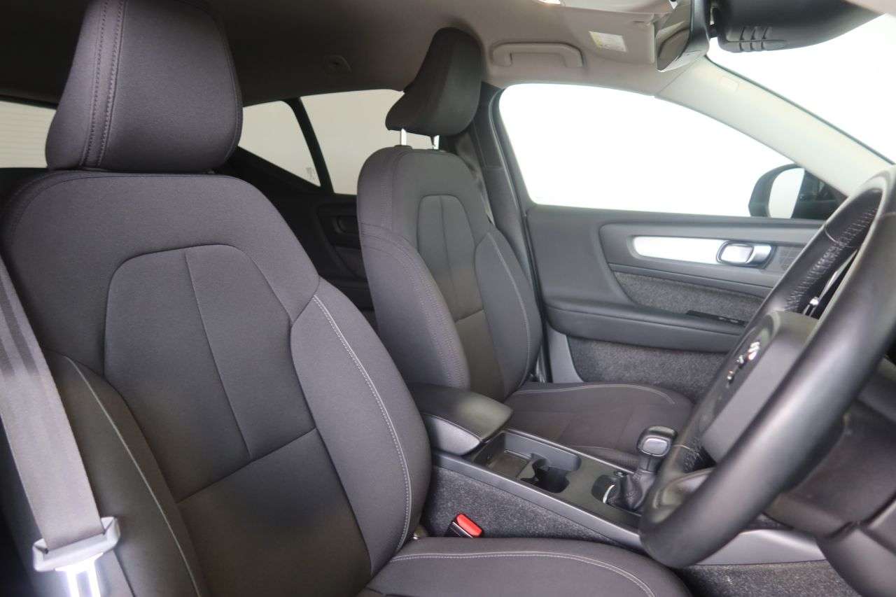 2021 VOLVO XC40 2021 VOLVO XC40