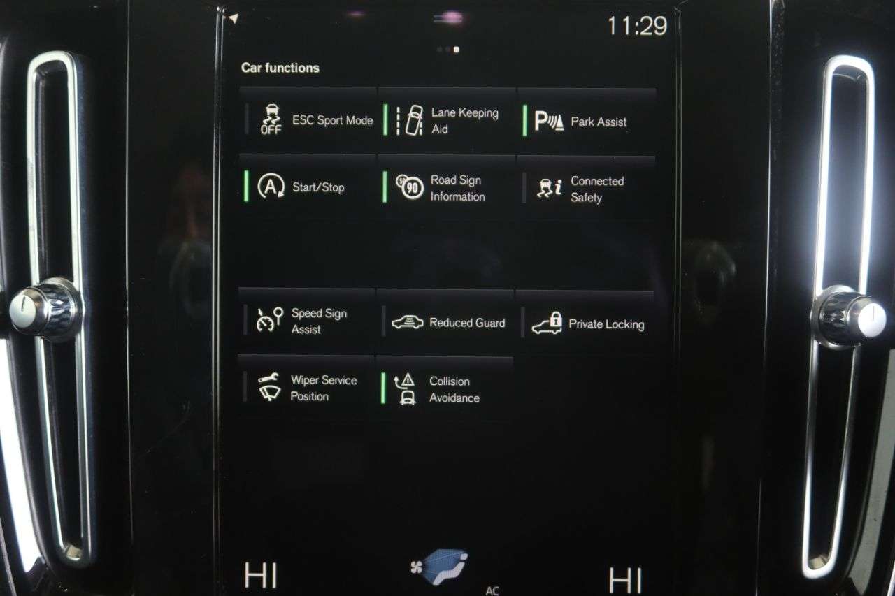 2021 VOLVO XC40 2021 VOLVO XC40