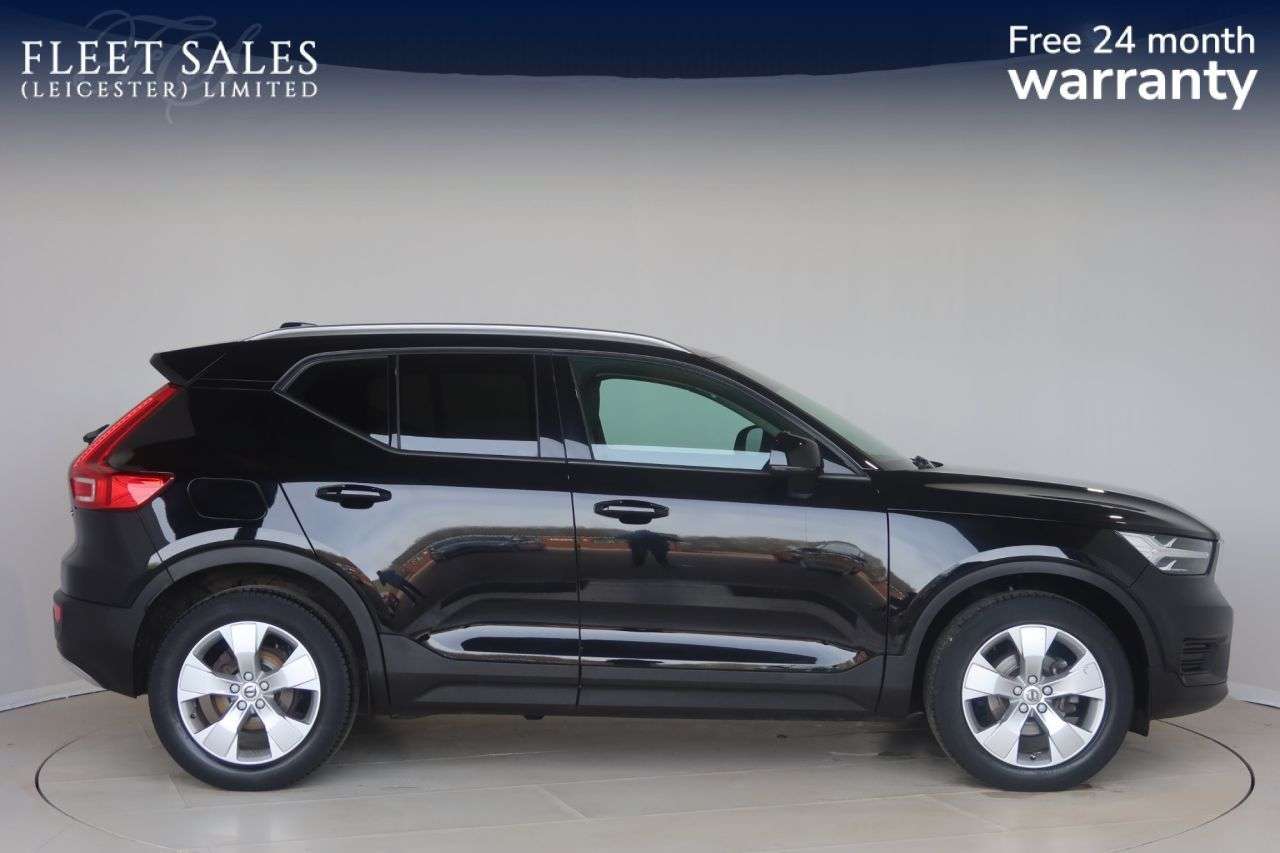 A 2021 VOLVO XC40 1.5 T3 Momentum SUV 5dr Petrol Manual Euro 6 (s/s) (163 ps) OPTICAL REAR SE A 2021 VOLVO XC40 1.5 T3 Momentum SUV 5dr Petrol Manual Euro 6 (s/s) (163 ps) OPTICAL REAR SE