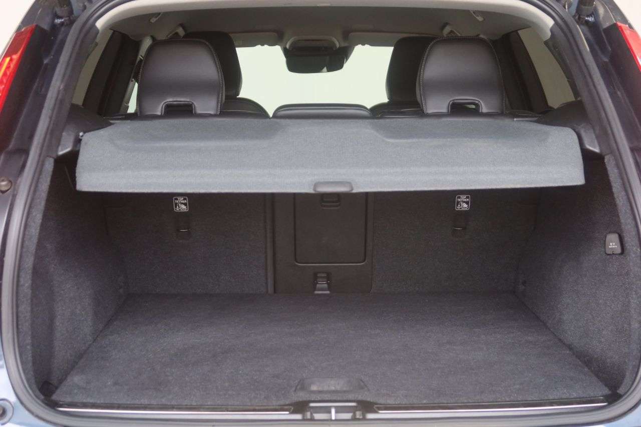 2021 VOLVO XC40 2021 VOLVO XC40