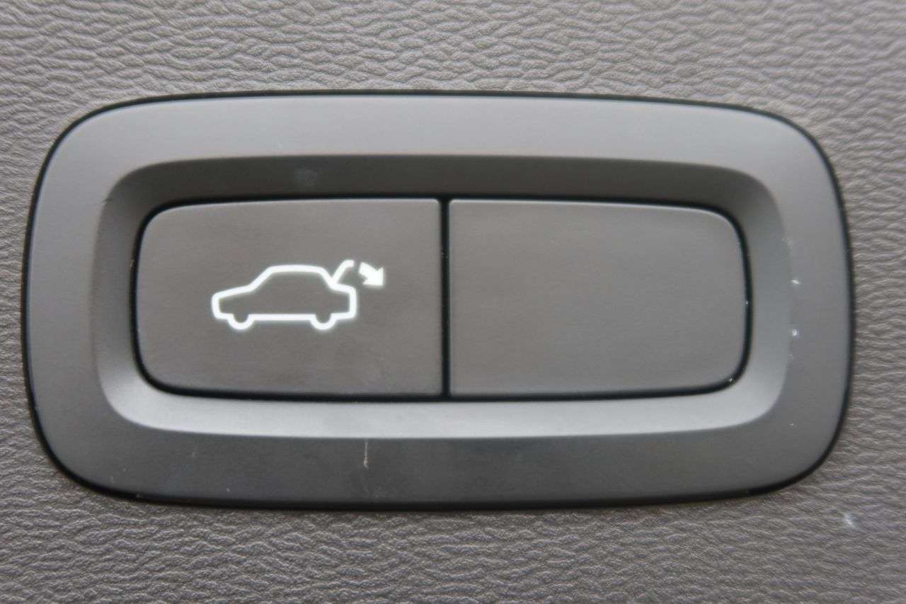 2021 VOLVO XC40 2021 VOLVO XC40