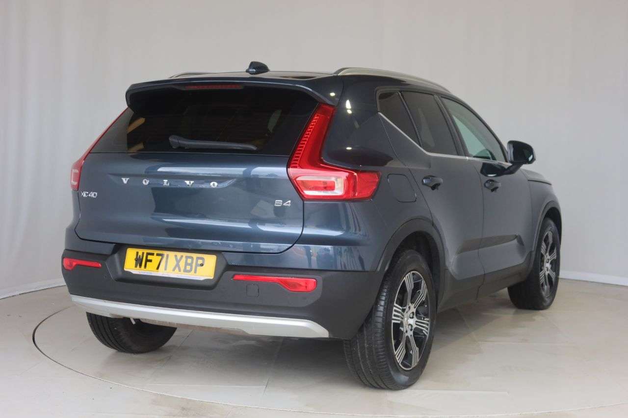 2021 VOLVO XC40 2021 VOLVO XC40