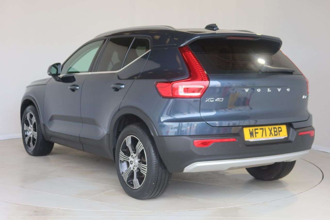 2021 VOLVO XC40 2021 VOLVO XC40