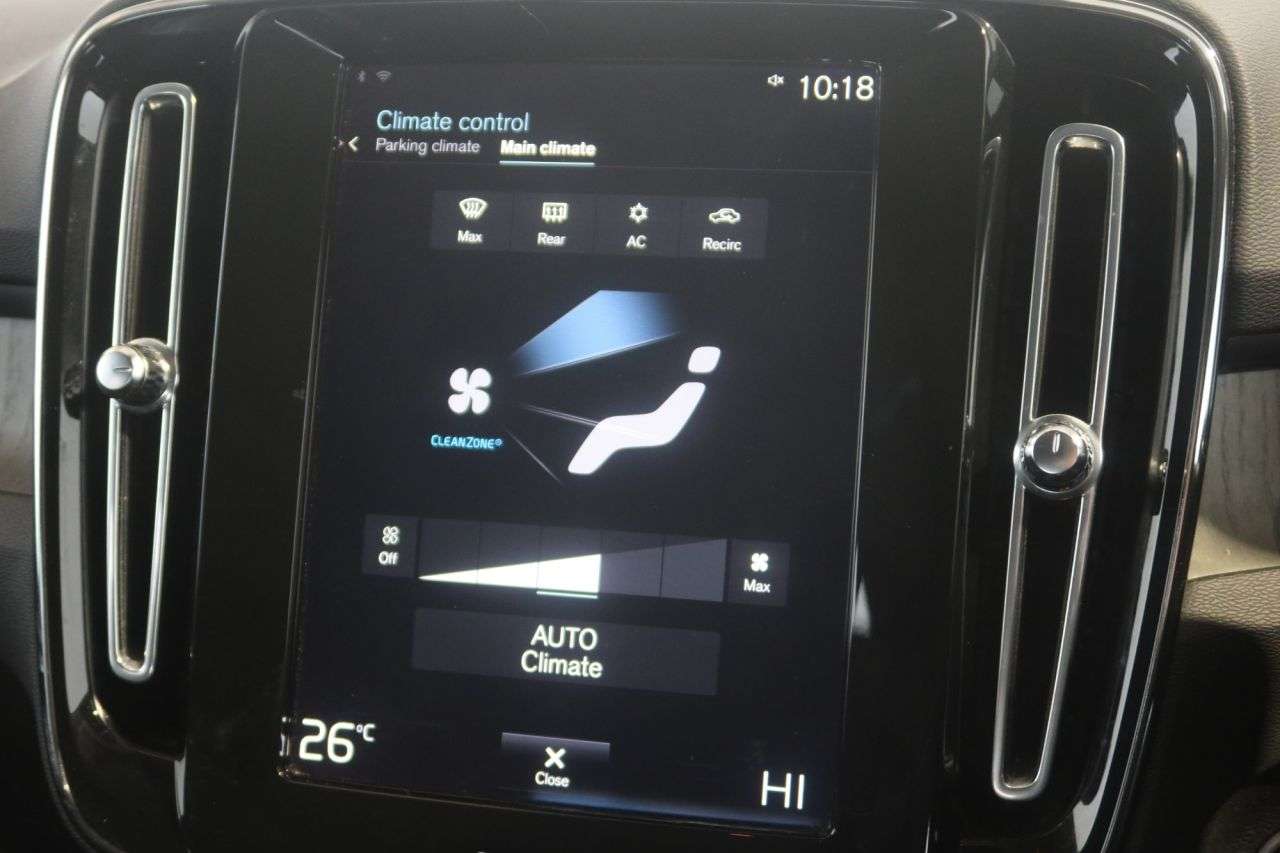 2021 VOLVO XC40 2021 VOLVO XC40