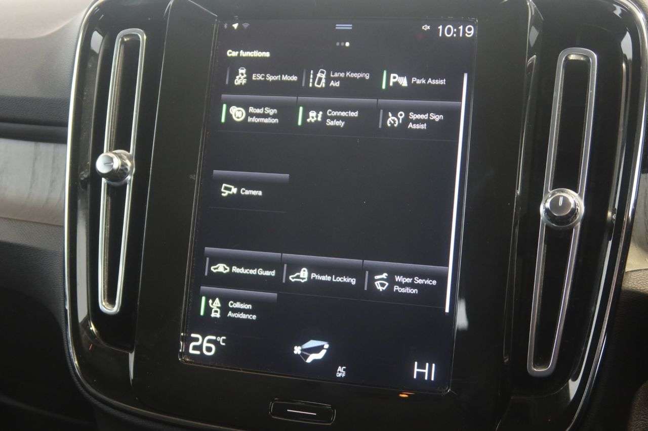 2021 VOLVO XC40 2021 VOLVO XC40