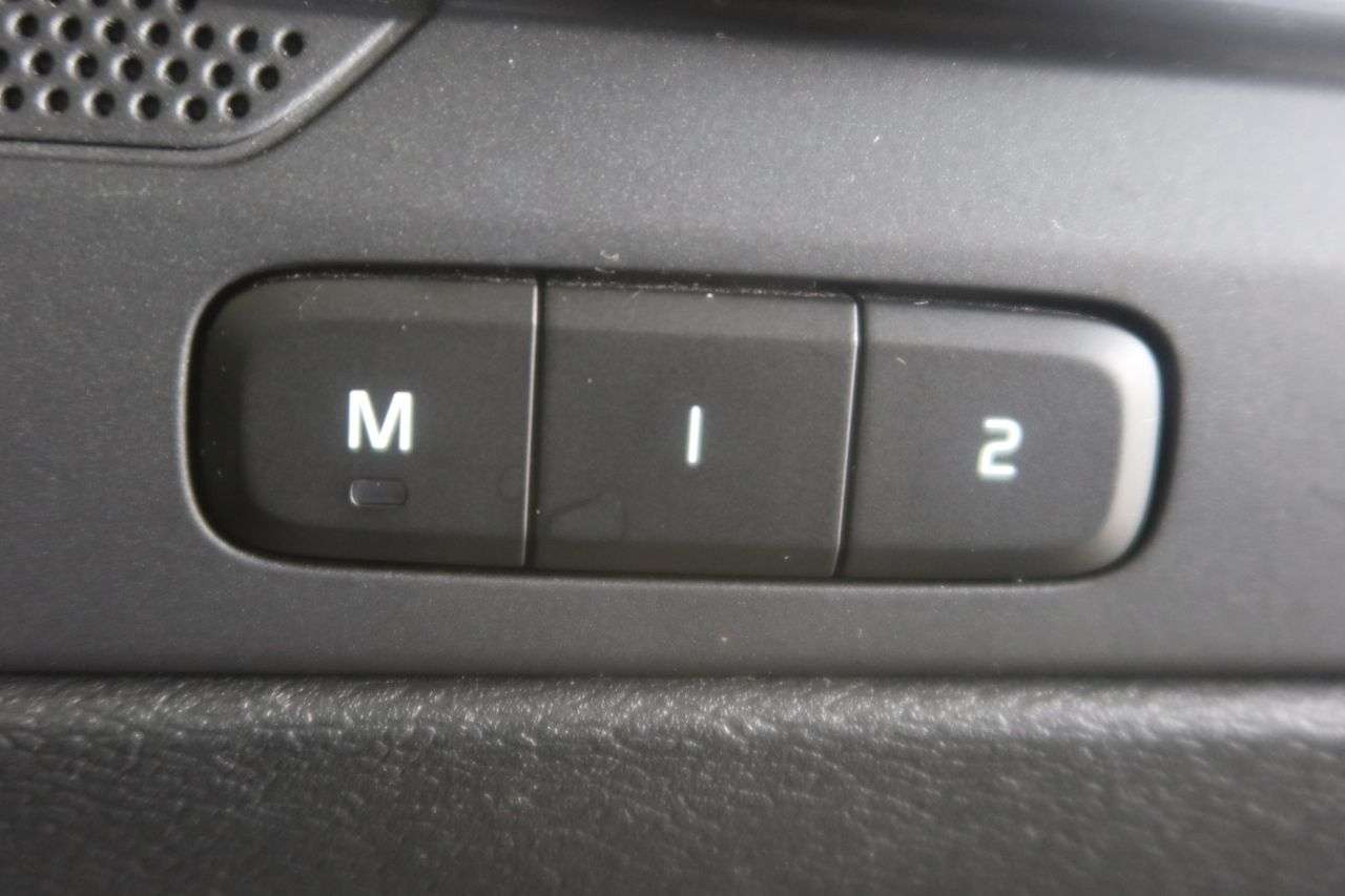 2021 VOLVO XC40 2021 VOLVO XC40