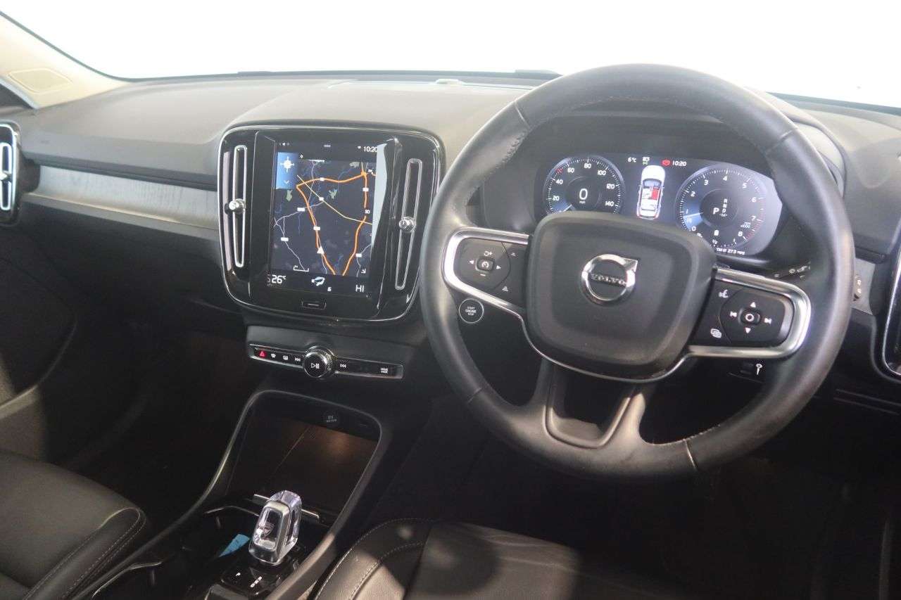 2021 VOLVO XC40 2021 VOLVO XC40