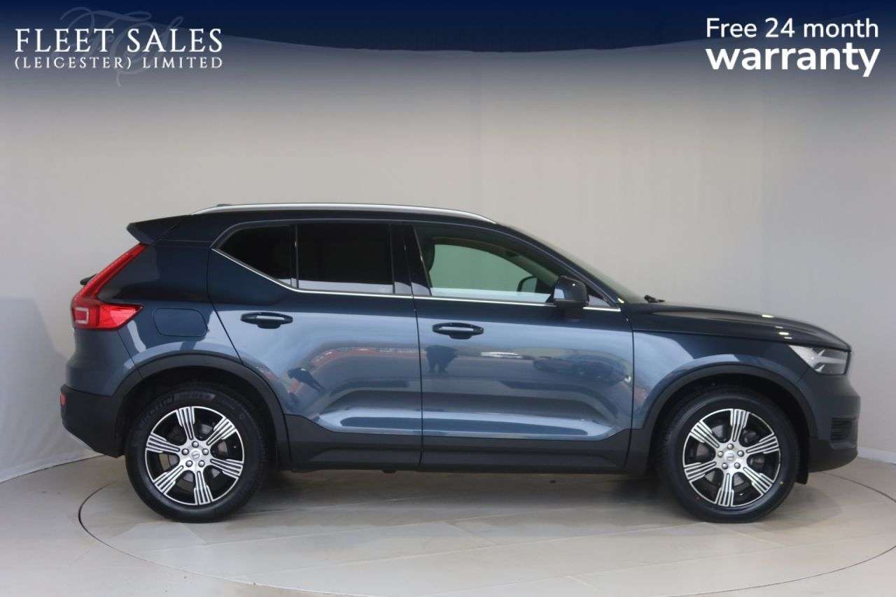 A 2021 VOLVO XC40 2.0 B4 MHEV Inscription SUV 5dr Petrol Hybrid Auto AWD Euro 6 (s/s) (197 ps A 2021 VOLVO XC40 2.0 B4 MHEV Inscription SUV 5dr Petrol Hybrid Auto AWD Euro 6 (s/s) (197 ps