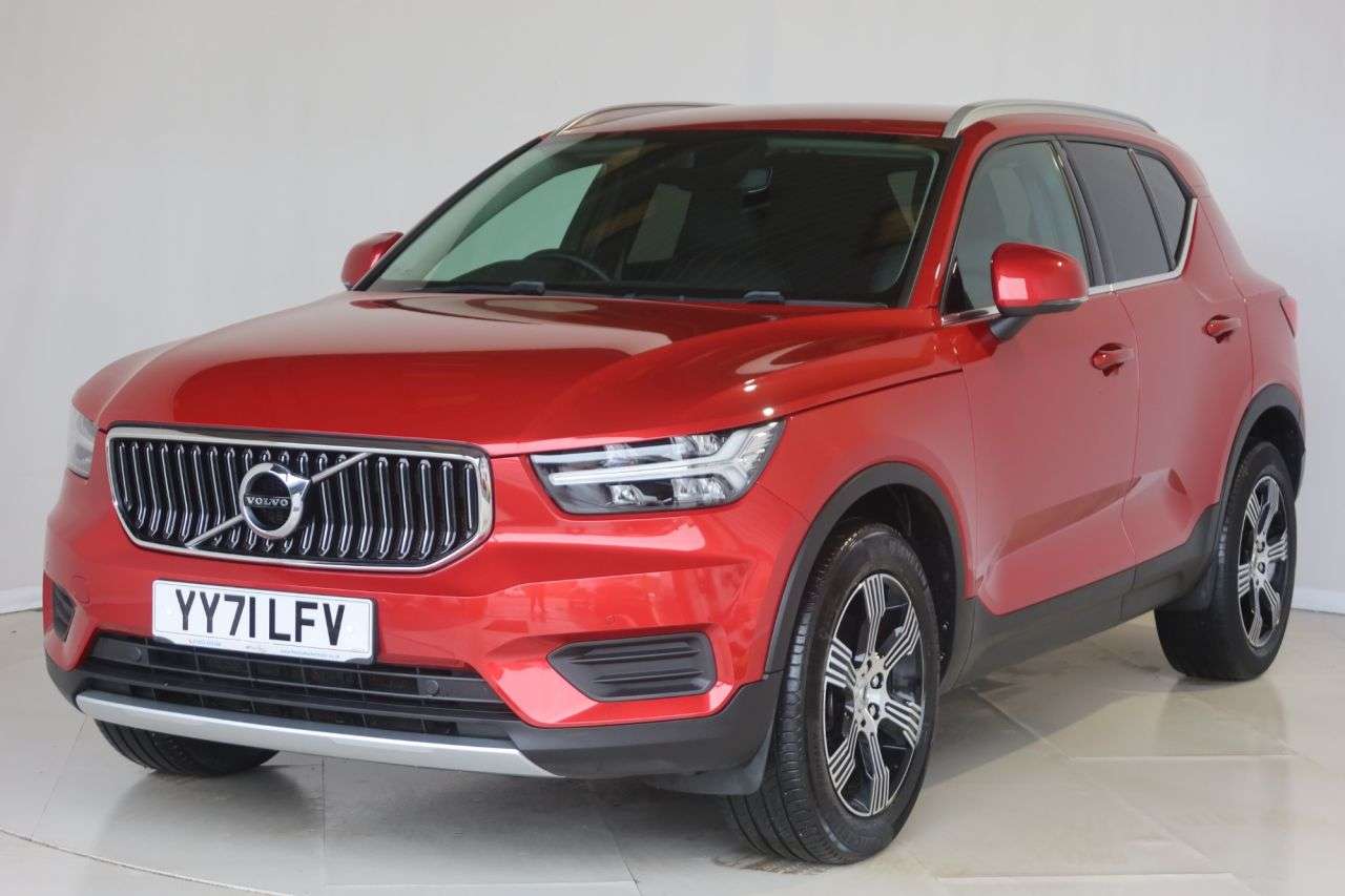 A 2021 VOLVO XC40 2.0 B4 MHEV Inscription SUV 5dr Petrol Hybrid Auto AWD Euro 6 (s/s) (197 ps A 2021 VOLVO XC40 2.0 B4 MHEV Inscription SUV 5dr Petrol Hybrid Auto AWD Euro 6 (s/s) (197 ps