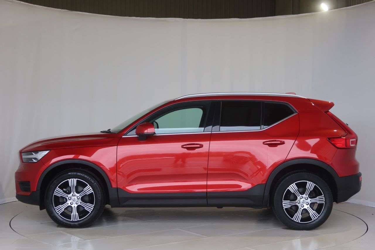 2021 VOLVO XC40 2021 VOLVO XC40