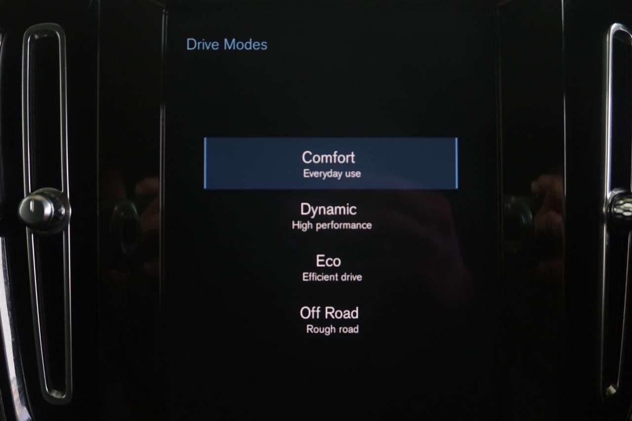 2021 VOLVO XC40 2021 VOLVO XC40