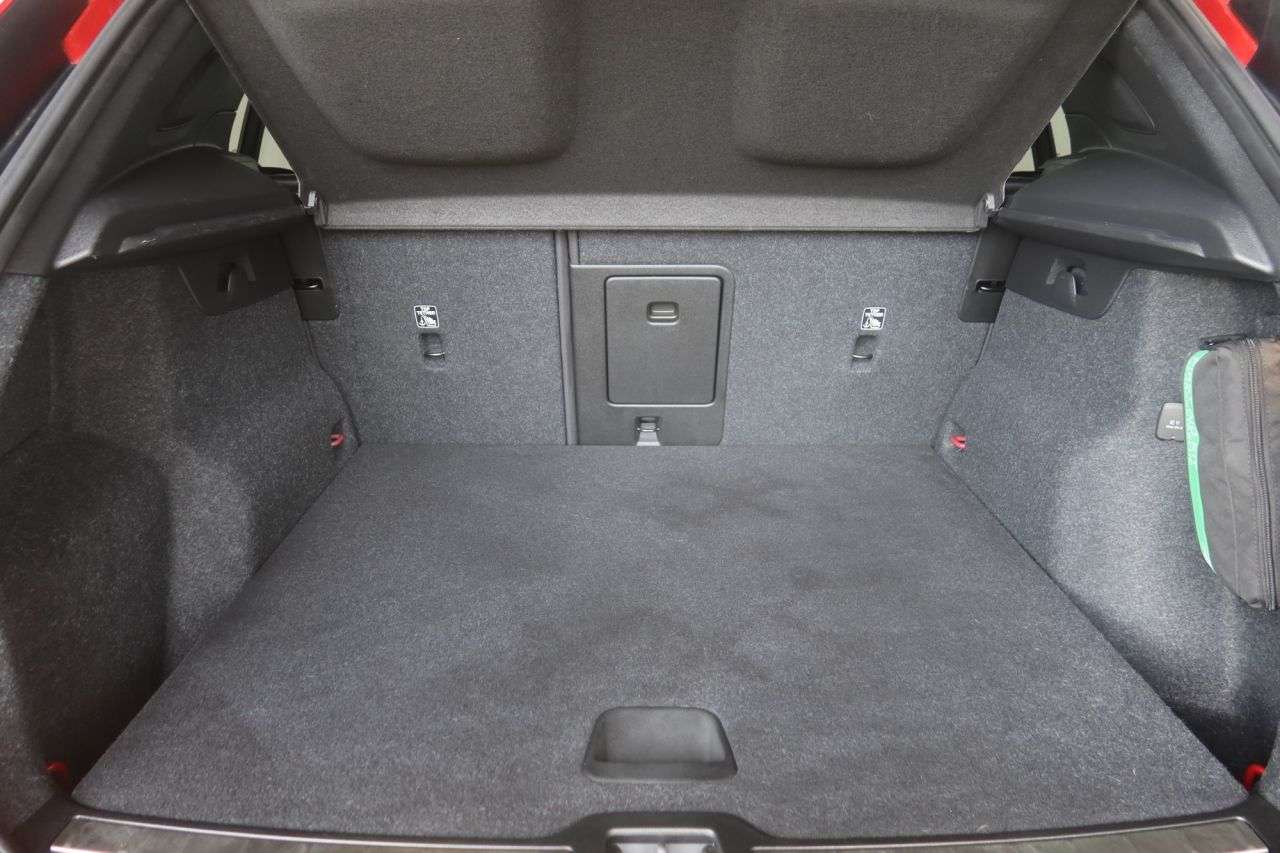 2021 VOLVO XC40 2021 VOLVO XC40