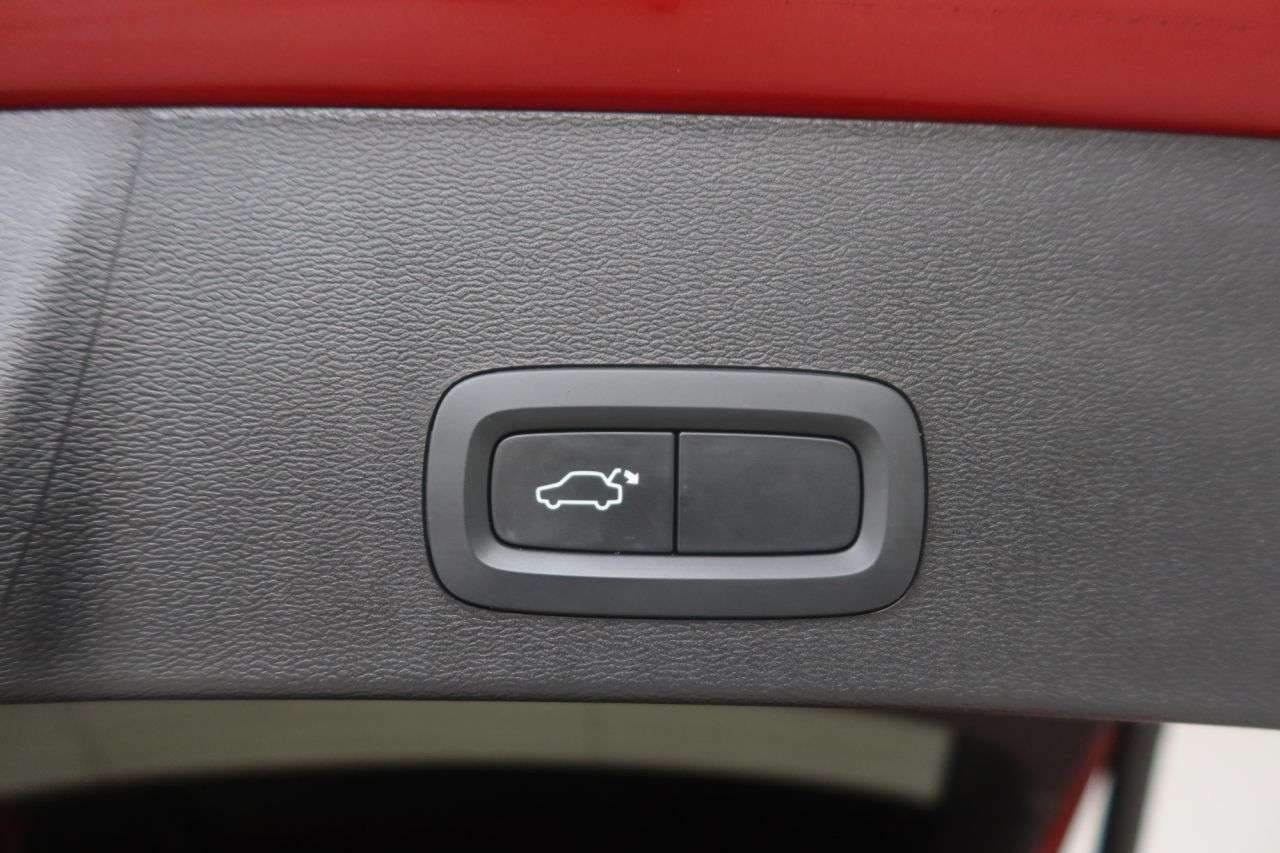 2021 VOLVO XC40 2021 VOLVO XC40