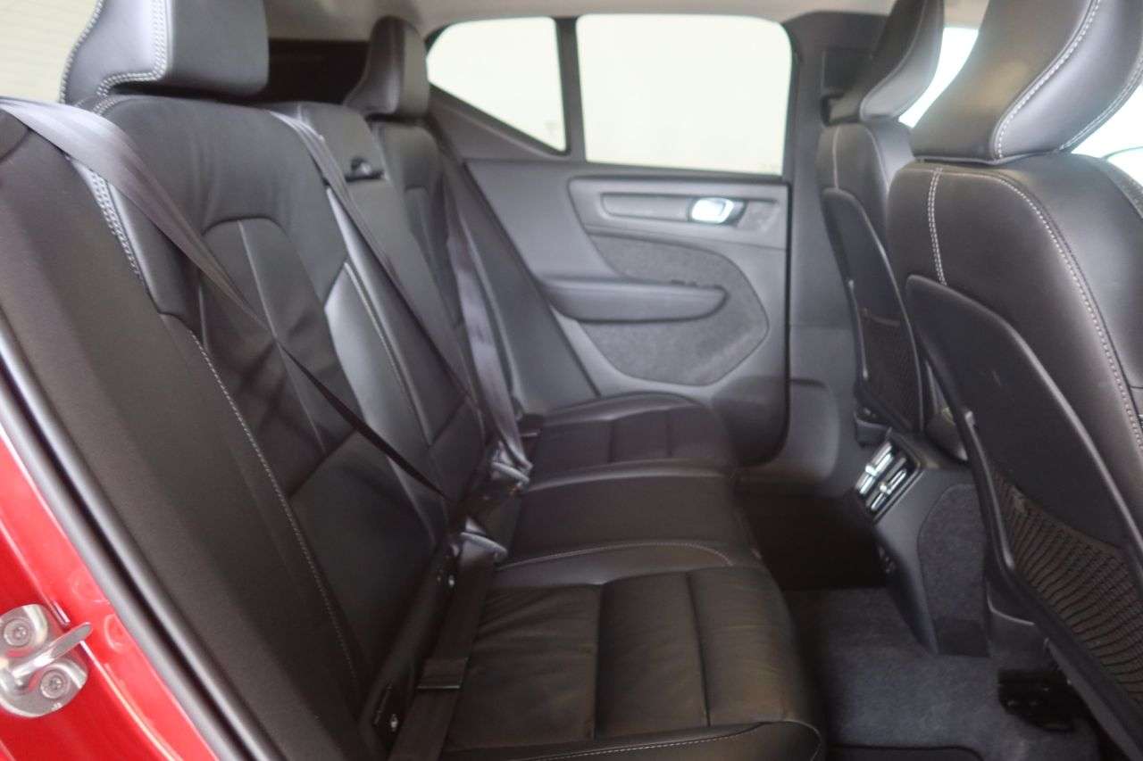 2021 VOLVO XC40 2021 VOLVO XC40