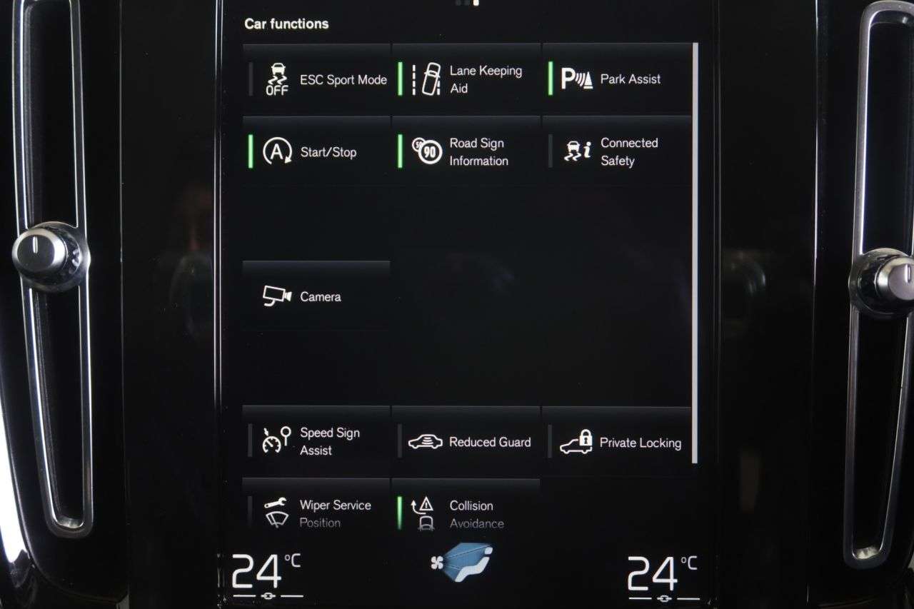 2021 VOLVO XC40 2021 VOLVO XC40