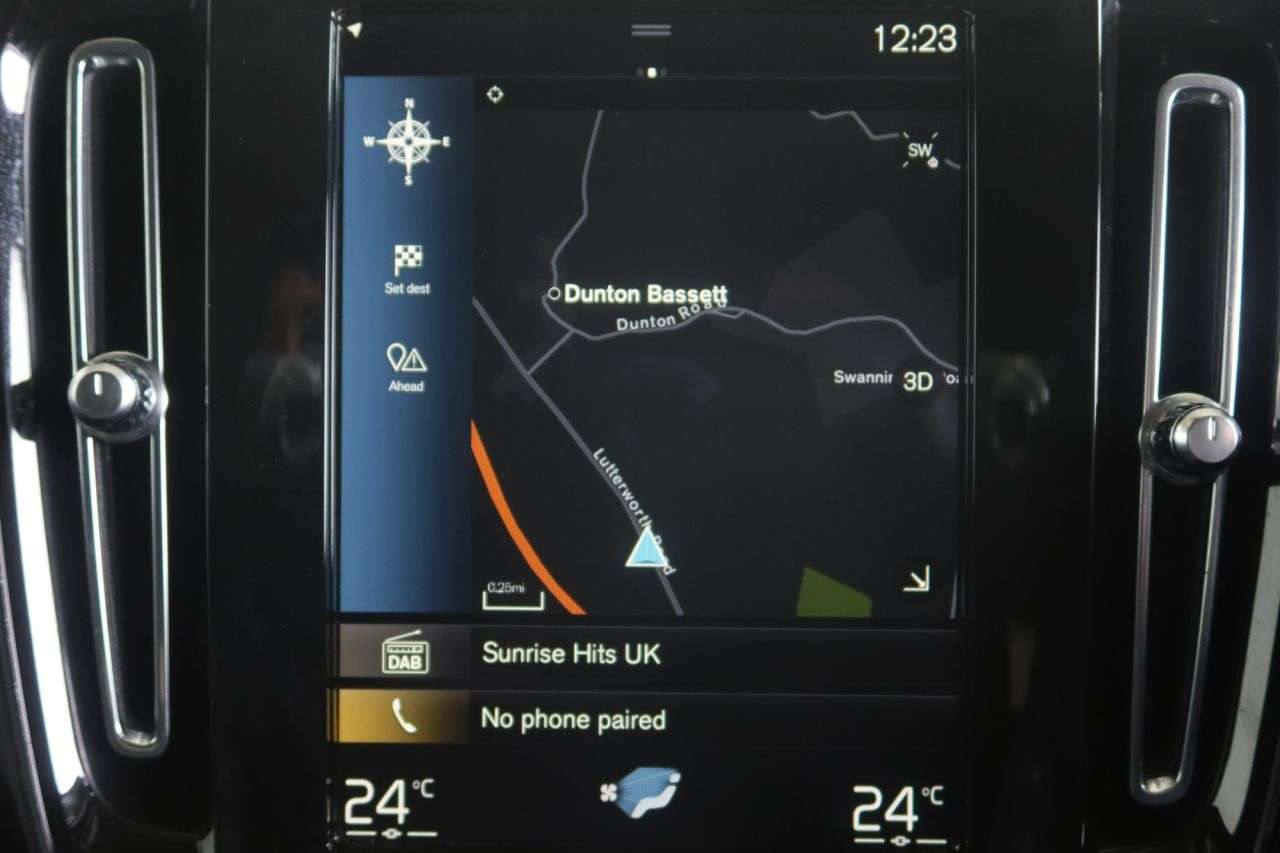 2021 VOLVO XC40 2021 VOLVO XC40