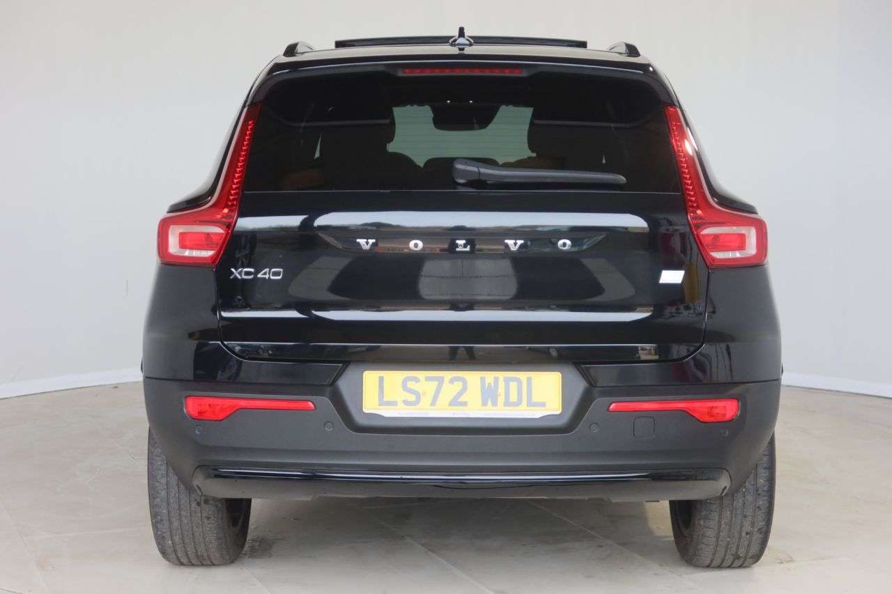 2022 VOLVO XC40 2022 VOLVO XC40