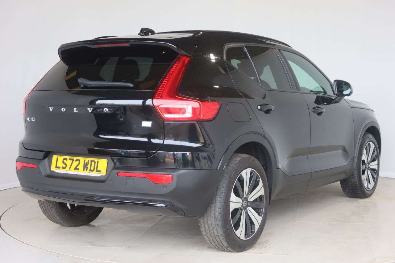 2022 VOLVO XC40 2022 VOLVO XC40