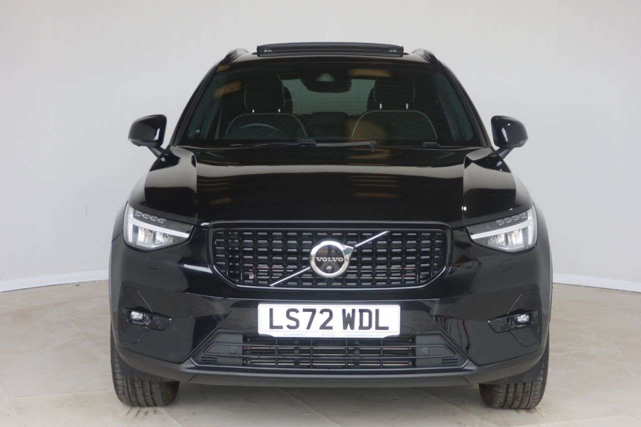 2022 VOLVO XC40 2022 VOLVO XC40