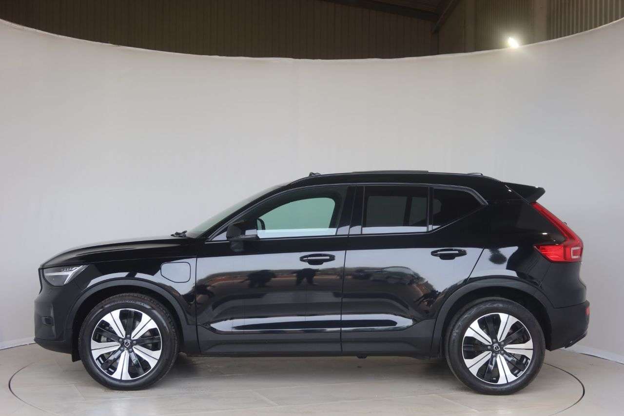 2022 VOLVO XC40 2022 VOLVO XC40
