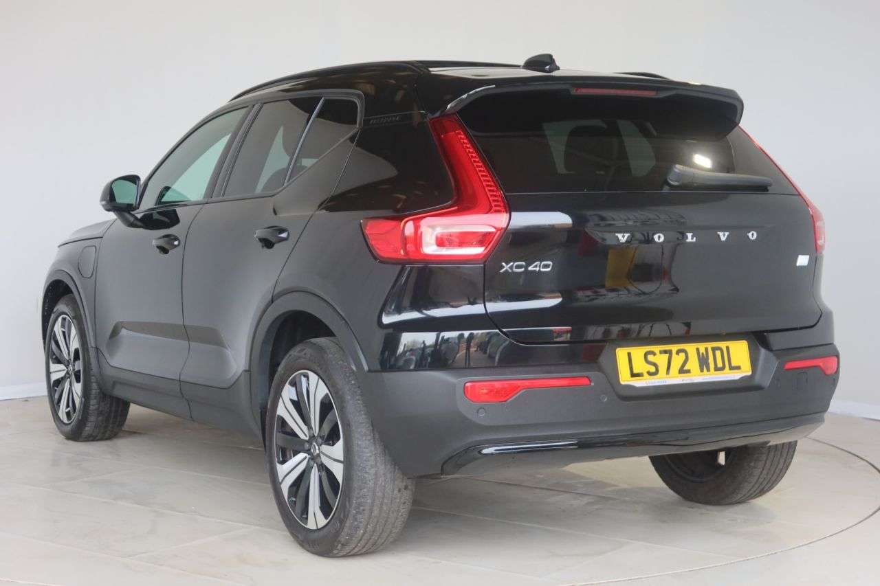 2022 VOLVO XC40 2022 VOLVO XC40