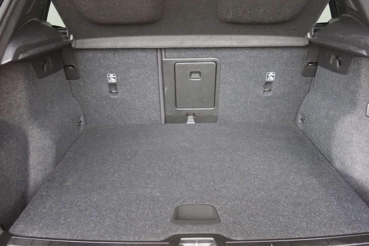 2022 VOLVO XC40 2022 VOLVO XC40