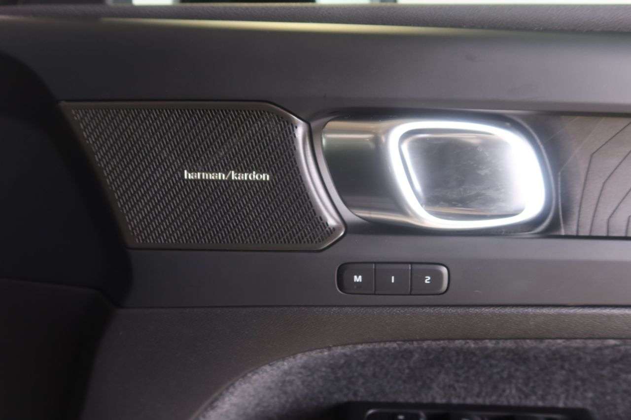 2022 VOLVO XC40 2022 VOLVO XC40