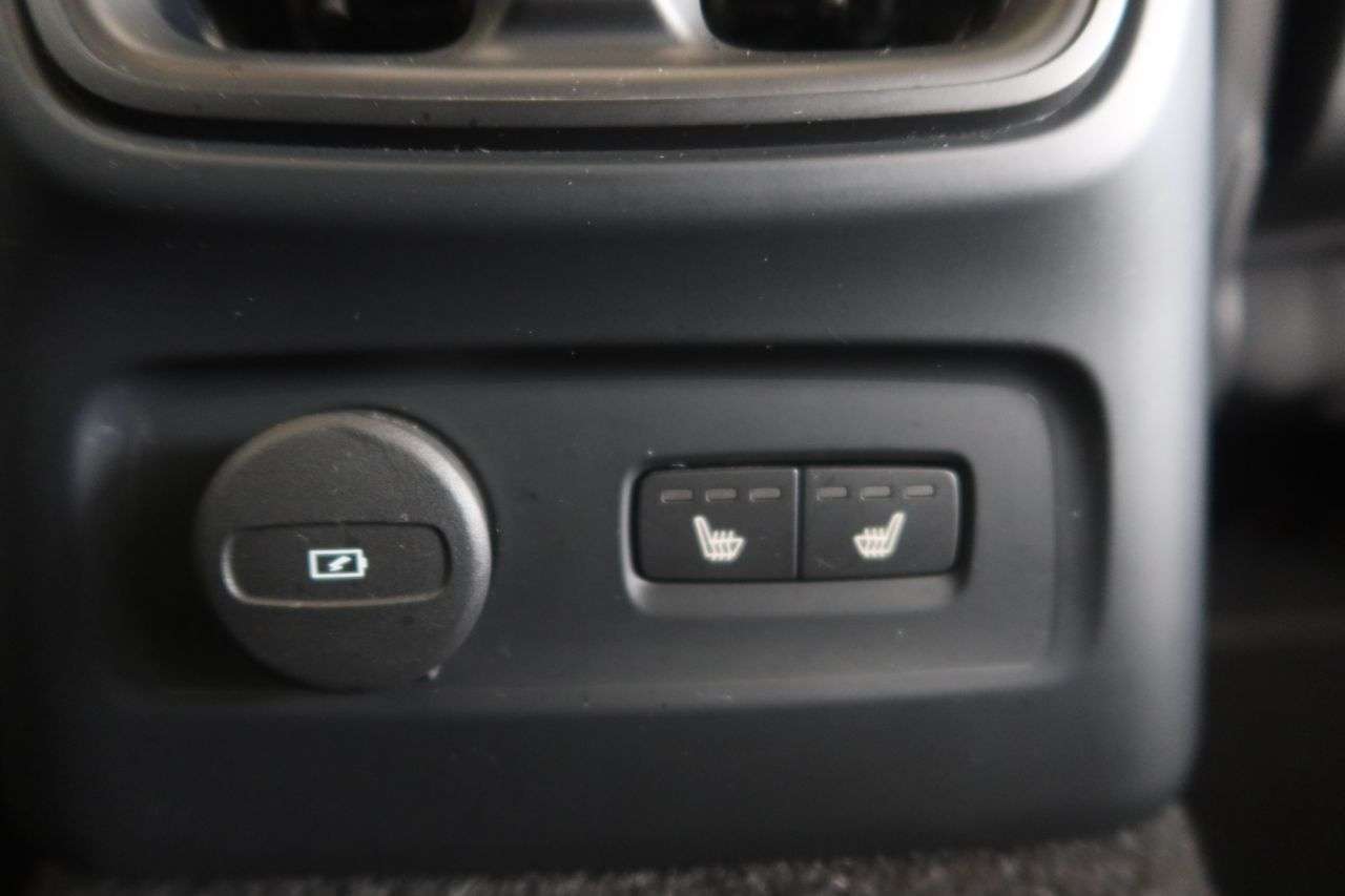 2022 VOLVO XC40 2022 VOLVO XC40