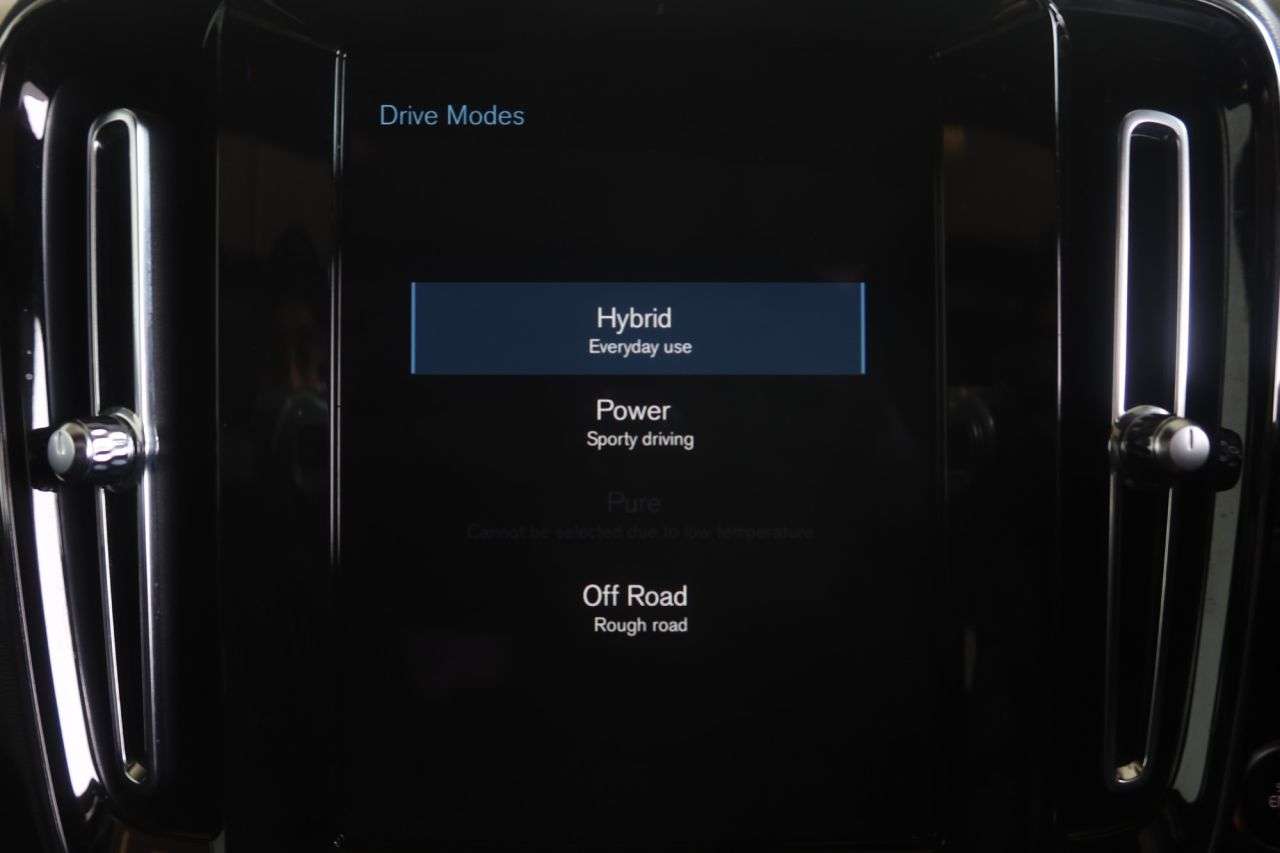 2022 VOLVO XC40 2022 VOLVO XC40