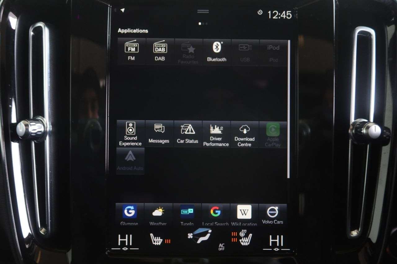 2022 VOLVO XC40 2022 VOLVO XC40