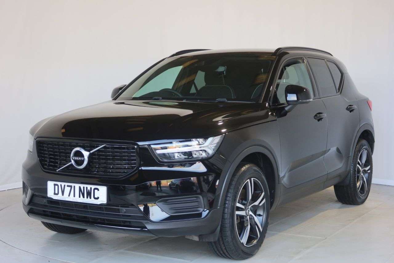 A 2021 VOLVO XC40 2.0 B4 MHEV R-Design SUV 5dr Petrol Hybrid Auto Euro 6 (s/s) (197 ps) FREE A 2021 VOLVO XC40 2.0 B4 MHEV R-Design SUV 5dr Petrol Hybrid Auto Euro 6 (s/s) (197 ps) FREE