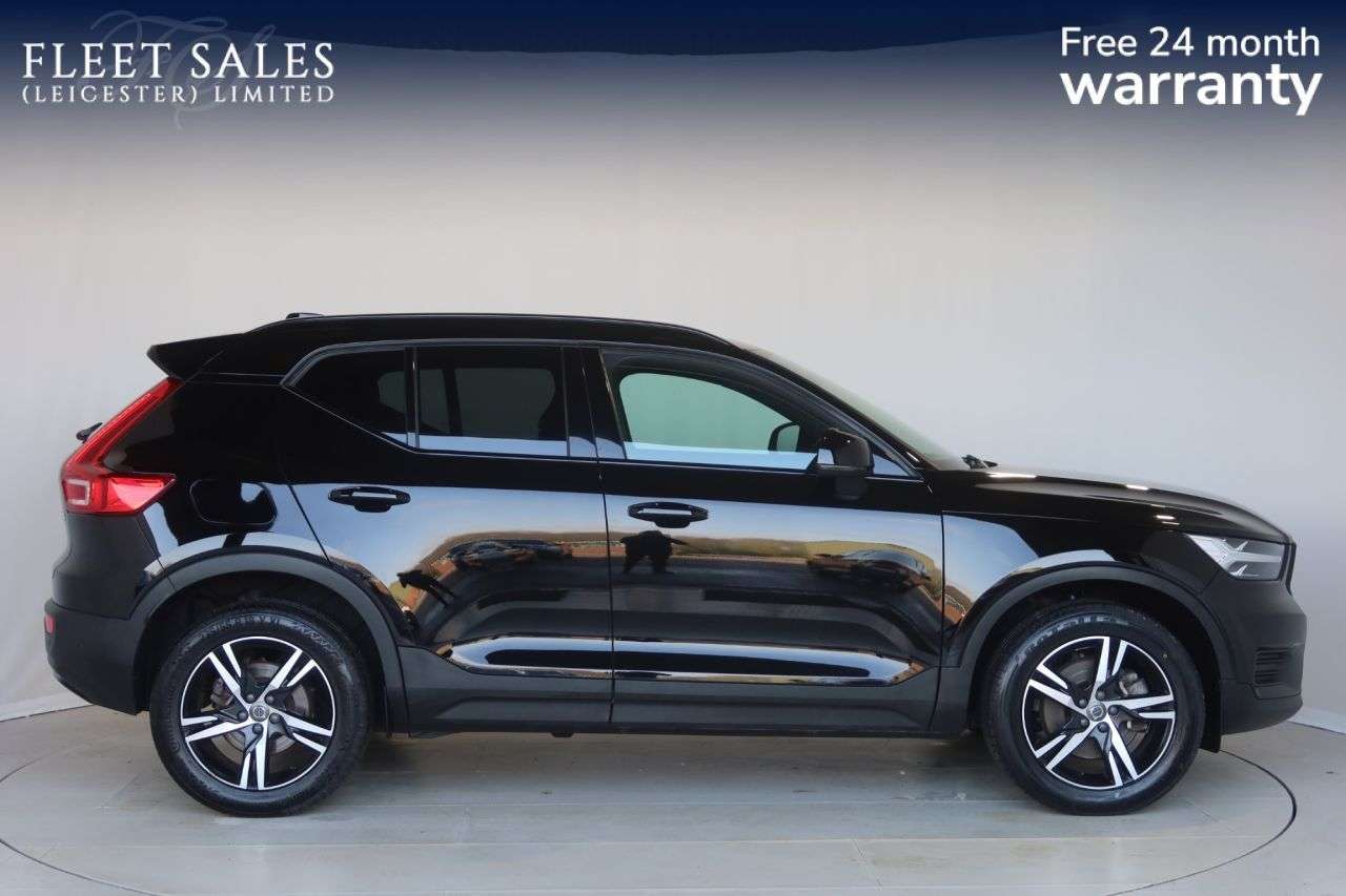 A 2021 VOLVO XC40 2.0 B4 MHEV R-Design SUV 5dr Petrol Hybrid Auto Euro 6 (s/s) (197 ps) FREE A 2021 VOLVO XC40 2.0 B4 MHEV R-Design SUV 5dr Petrol Hybrid Auto Euro 6 (s/s) (197 ps) FREE