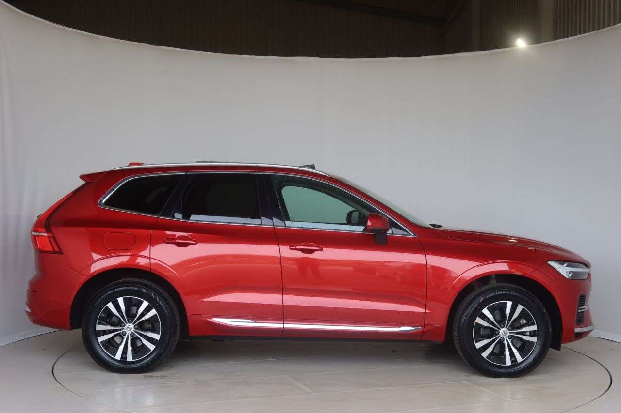 A 2022 VOLVO XC60 2.0h T6 Recharge 18.8kWh Inscription Expression SUV 5dr Petrol Plug-in Hybr A 2022 VOLVO XC60 2.0h T6 Recharge 18.8kWh Inscription Expression SUV 5dr Petrol Plug-in Hybr