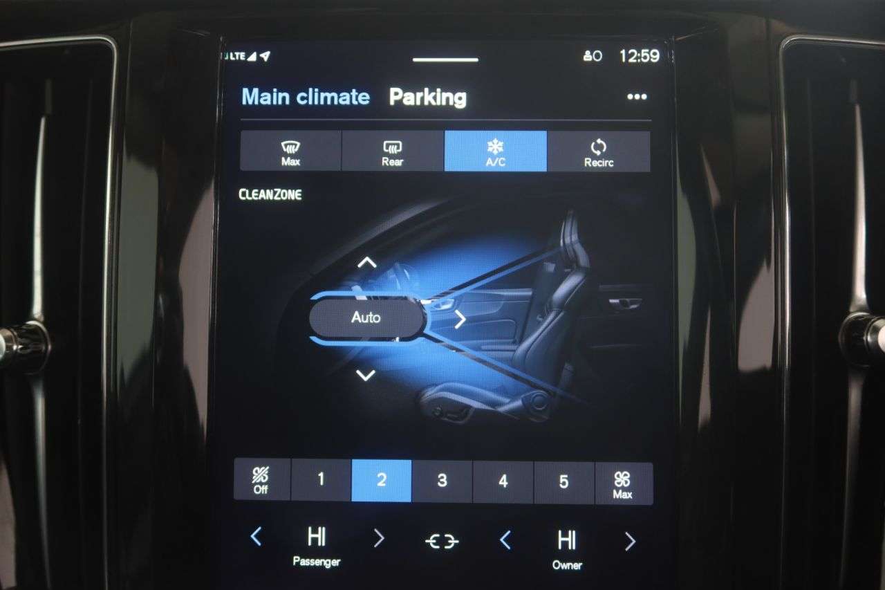 2022 VOLVO XC60 2022 VOLVO XC60