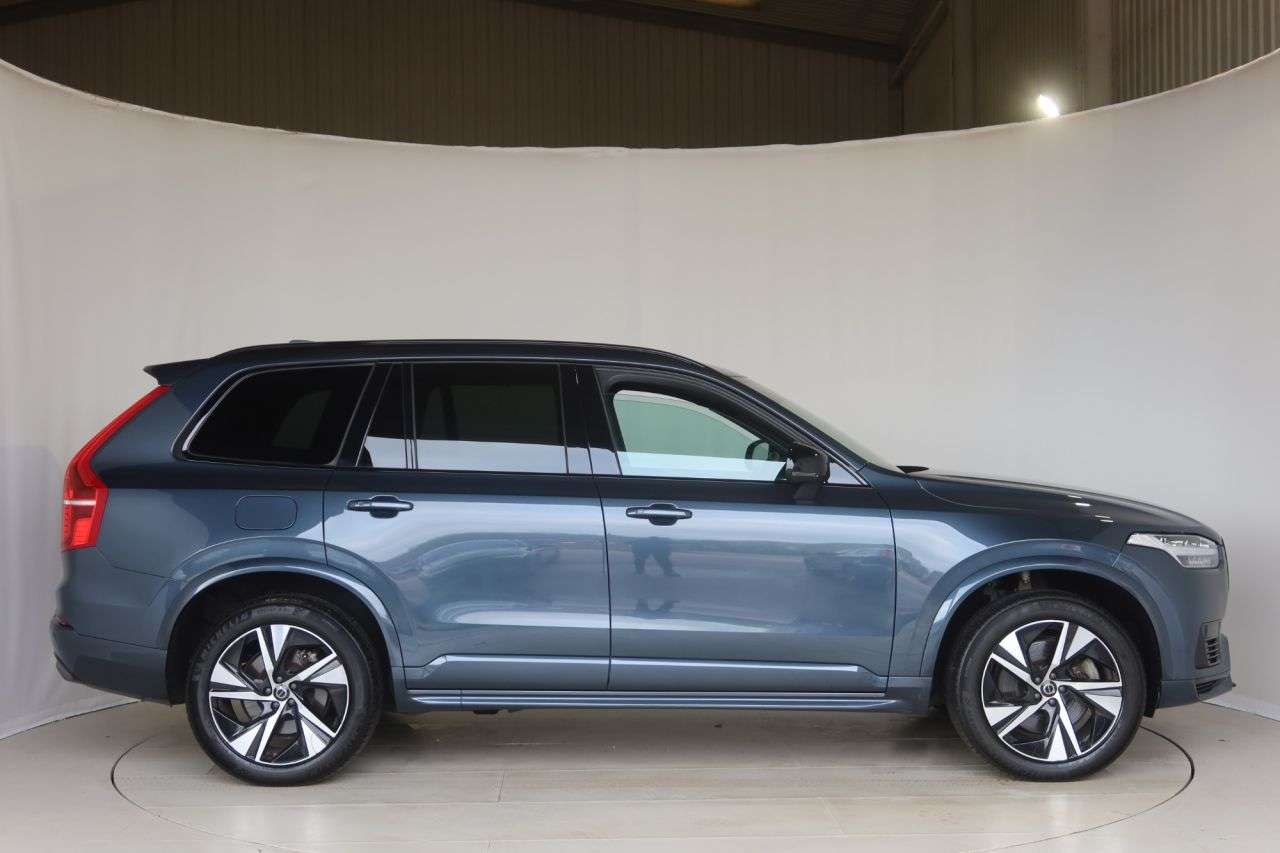 A 2021 VOLVO XC90 2.0h T8 Twin Engine Recharge 11.6kWh R-Design SUV 5dr Petrol Plug-in Hybrid A 2021 VOLVO XC90 2.0h T8 Twin Engine Recharge 11.6kWh R-Design SUV 5dr Petrol Plug-in Hybrid