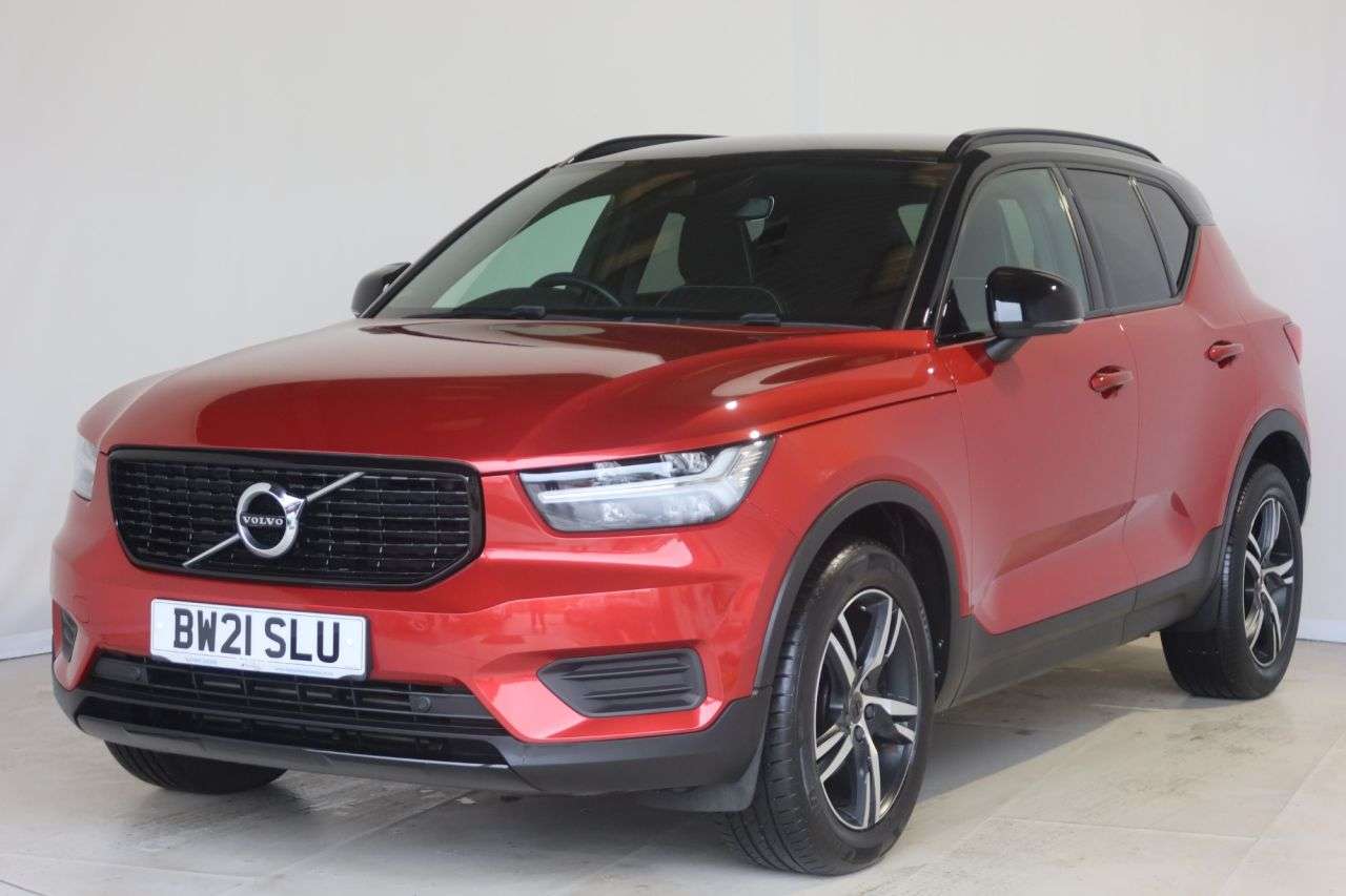 A 2021 VOLVO XC40 1.5 T3 R-Design SUV 5dr Petrol Auto Euro 6 (s/s) (163 ps) HEATED STEERING W A 2021 VOLVO XC40 1.5 T3 R-Design SUV 5dr Petrol Auto Euro 6 (s/s) (163 ps) HEATED STEERING W