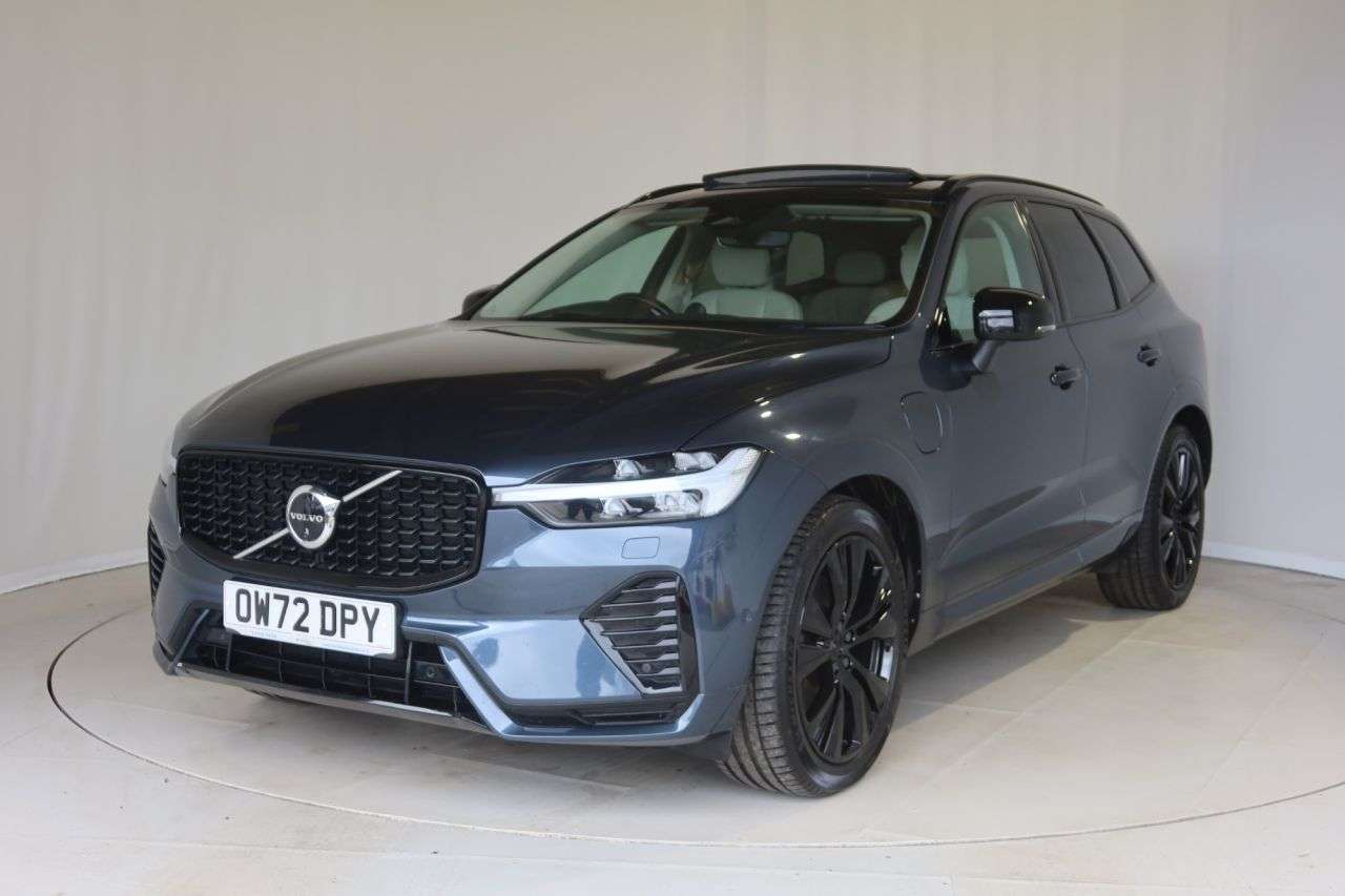 A 2022 VOLVO XC60 2.0h T8 Recharge 18.8kWh Ultimate Dark SUV 5dr Petrol Plug-in Hybrid Auto A A 2022 VOLVO XC60 2.0h T8 Recharge 18.8kWh Ultimate Dark SUV 5dr Petrol Plug-in Hybrid Auto A