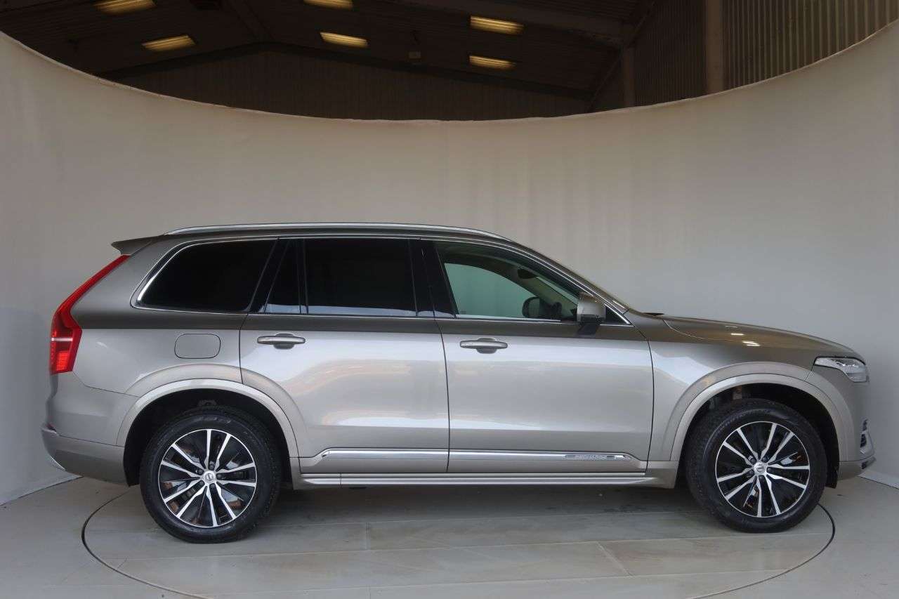 A 2021 VOLVO XC90 2.0h T8 Recharge 11.6kWh Inscription Expression SUV 5dr Petrol Plug-in Hybr A 2021 VOLVO XC90 2.0h T8 Recharge 11.6kWh Inscription Expression SUV 5dr Petrol Plug-in Hybr
