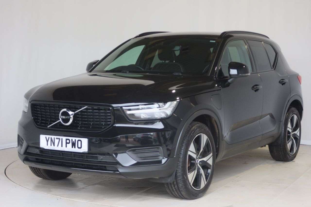 A 2021 VOLVO XC40 1.5h T4 Recharge 10.7kWh R-Design SUV 5dr Petrol Plug-in Hybrid Auto Euro 6 A 2021 VOLVO XC40 1.5h T4 Recharge 10.7kWh R-Design SUV 5dr Petrol Plug-in Hybrid Auto Euro 6