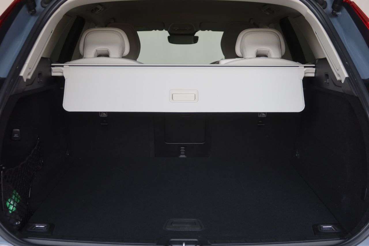 2023 VOLVO XC60 2023 VOLVO XC60