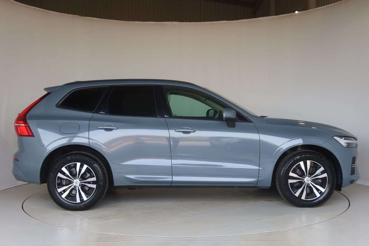 A 2023 VOLVO XC60 2.0 B5 MHEV Core SUV 5dr Petrol Hybrid Auto AWD Euro 6 (s/s) (250 ps) APPLE A 2023 VOLVO XC60 2.0 B5 MHEV Core SUV 5dr Petrol Hybrid Auto AWD Euro 6 (s/s) (250 ps) APPLE