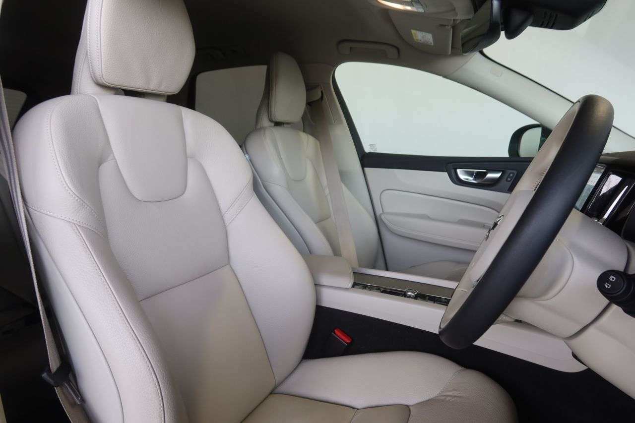 2023 VOLVO XC60 2023 VOLVO XC60