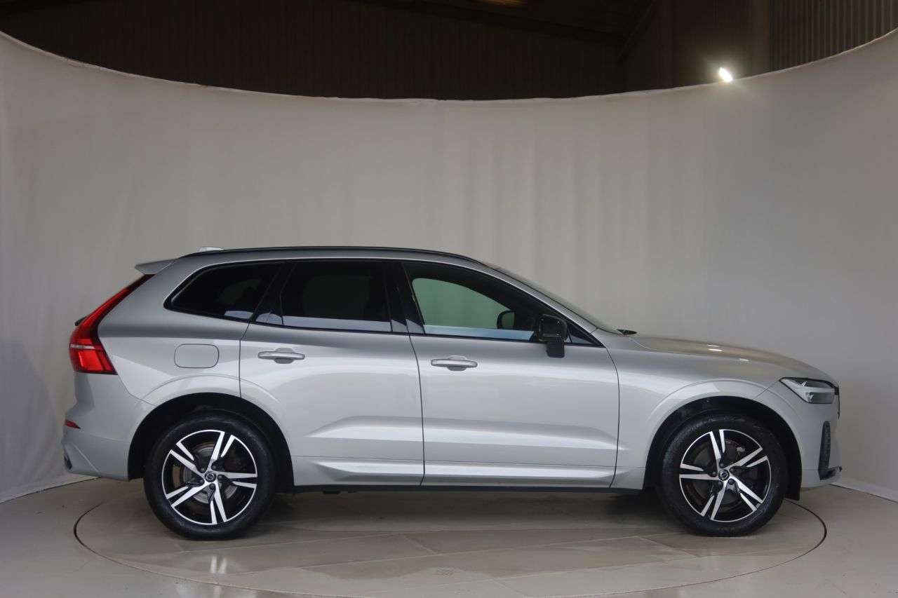 A 2021 VOLVO XC60 2.0 B4 MHEV R-Design SUV 5dr Diesel Hybrid Auto AWD Euro 6 (s/s) (197 ps) A A 2021 VOLVO XC60 2.0 B4 MHEV R-Design SUV 5dr Diesel Hybrid Auto AWD Euro 6 (s/s) (197 ps) A