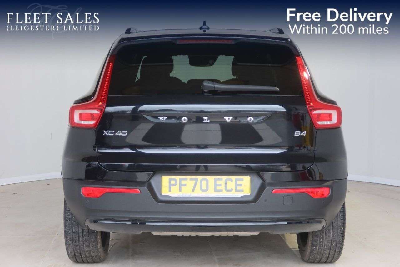 A 2021 VOLVO XC40 2.0 B4 MHEV R-Design Pro SUV 5dr Petrol Hybrid Auto Euro 6 (s/s) (197 ps) H A 2021 VOLVO XC40 2.0 B4 MHEV R-Design Pro SUV 5dr Petrol Hybrid Auto Euro 6 (s/s) (197 ps) H
