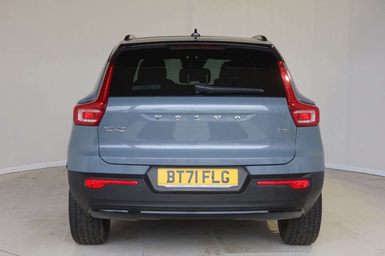 A 2022 VOLVO XC40 1.5 T3 R-Design SUV 5dr Petrol Manual Euro 6 (s/s) (163 ps) FULL SERVICE HI A 2022 VOLVO XC40 1.5 T3 R-Design SUV 5dr Petrol Manual Euro 6 (s/s) (163 ps) FULL SERVICE HI